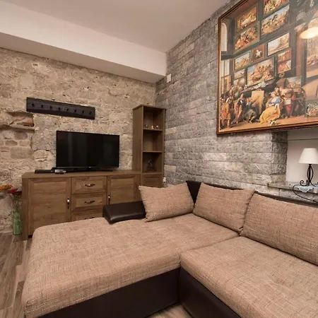 Gostinjska kuća Elena 3*